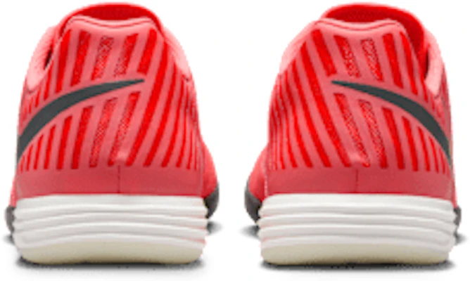 Nike Lunargato II 足球鞋 580456-802 Sizing Nike Lunargato II 足球鞋 580456-802