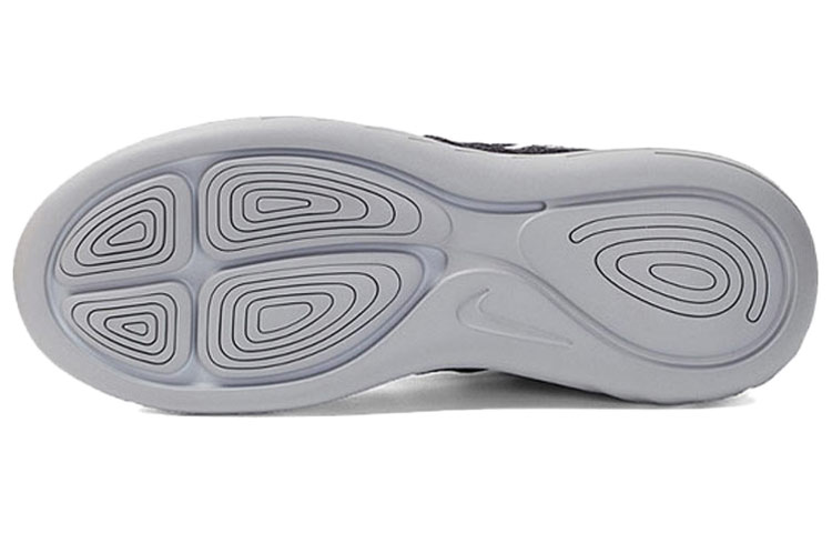 Shop 耐克Lunarglide 9 '黑色' 运动鞋 904715-001