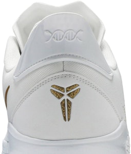 マンバフューリー 白/メタリックゴールド CZ8770-100 Sizing マンバフューリー 白/メタリックゴールド CZ8770-100