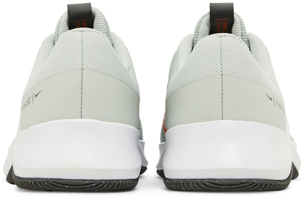 ナイキ MC トレーナー 2 "ライトシルバー/ブライトマンダリン" DM0823-010 Details for ナイキ MC トレーナー 2 "ライトシルバー/ブライトマンダリン" DM0823-010