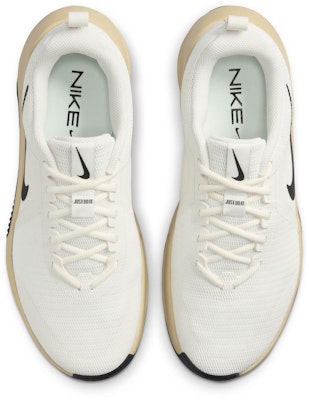 Nike MC Trainer 3 白黑配色健身鞋 FQ1831-101 Lookbook Nike MC Trainer 3 白黑配色健身鞋 FQ1831-101