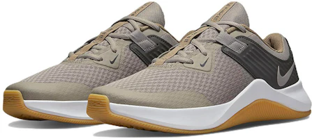 Lookbook Nike MC Trainer 低筒訓練鞋 灰白