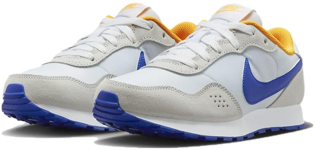 (JR) Nike MD Valiant 'Putih Summit Biru Racer' CN8558-110 Lookbook (JR) Nike MD Valiant 'Putih Summit Biru Racer' CN8558-110