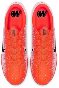 Nike Mercurial Vapor 12 Academy TF 'Putih Jingga' AH7384-801 Lookbook Nike Mercurial Vapor 12 Academy TF 'Putih Jingga' AH7384-801