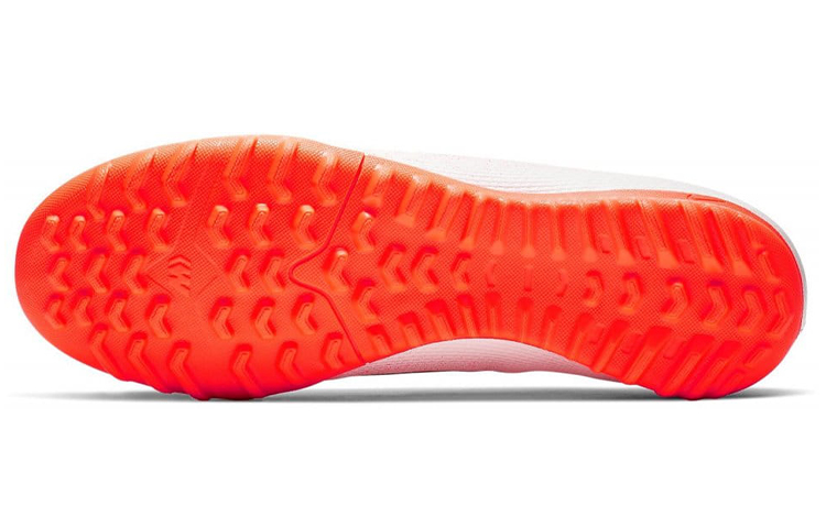 Shop ナイキ マーキュリアル ヴェイパー 12 アカデミー TF 白/オレンジ AH7384-801