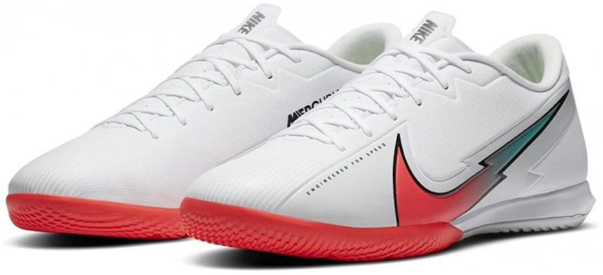 Nike Mercurial Vapor 13 Academy IC 'Putih Merah Biru' AT7993-163 Lookbook Nike Mercurial Vapor 13 Academy IC 'Putih Merah Biru' AT7993-163