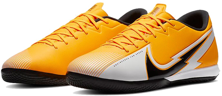 Nike Mercurial Vapor 13 Academy IC Indoor Court 'Black Yellow' AT7993-801 Lookbook Nike Mercurial Vapor 13 Academy IC Indoor Court 'Black Yellow' AT7993-801