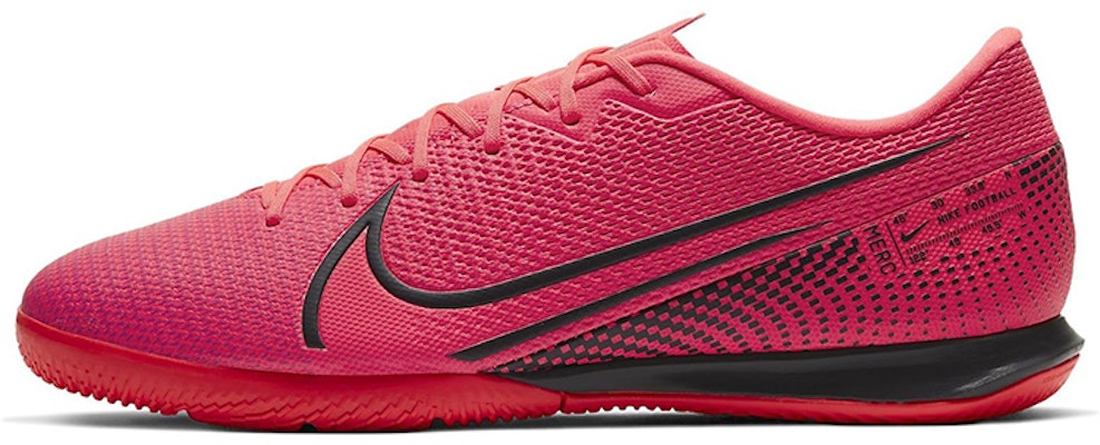 Nike Mercurial Vapor 13 Academy IC Laser Crimson Hitam AT7993-606 Buy Nike Mercurial Vapor 13 Academy IC Laser Crimson Hitam AT7993-606