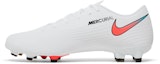 Lookbook Nike Mercurial Vapor 13 Academy MG 'Putih Flash Crimson' AT5269-163
