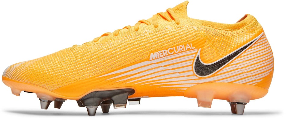 나이키 머큐리얼 베이퍼 13 엘리트 SG 프로 '레이저 오렌지' CJ6124-802 Lookbook 나이키 머큐리얼 베이퍼 13 엘리트 SG 프로 '레이저 오렌지' CJ6124-802