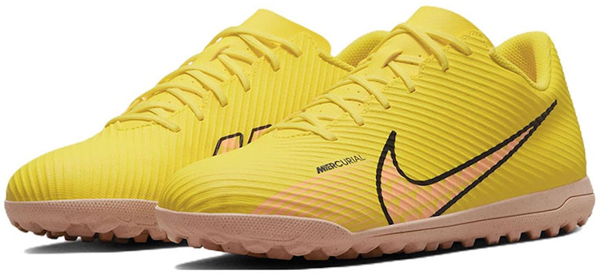 耐克Mercurial Vapor 15 Club TF “黄粉配色” DJ5968-780 Lookbook 耐克Mercurial Vapor 15 Club TF “黄粉配色” DJ5968-780