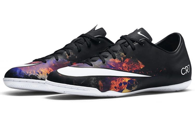 Lookbook Nike Mercurial Victory 5 CR7 ''Zwart Total Crimson'' 684875-018