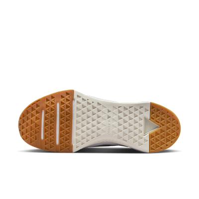 Order Nike Metcon 10 Putih/Platinum Tint/Coklat Gum Muda/Hitam HJ1875-100