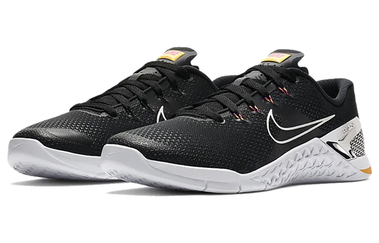 Lookbook Nike Metcon 4 'Negro Plata Metálica' AH7453-008