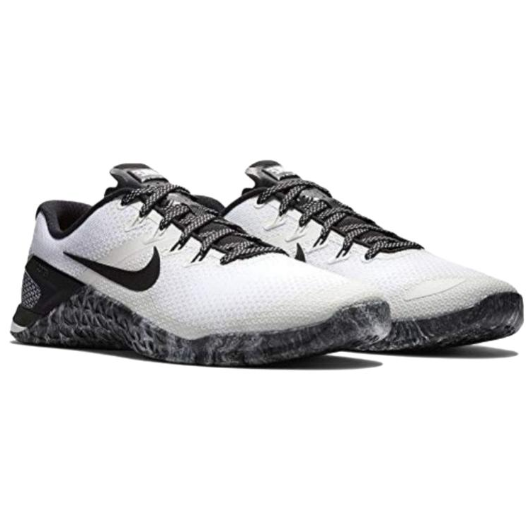 Shop Nike Metcon 4 減震耐磨 低幫 訓練鞋 男款 黑白色
