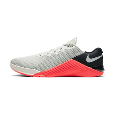 Nike Metcon 5 'Spruce Aura Laser Crimson'
