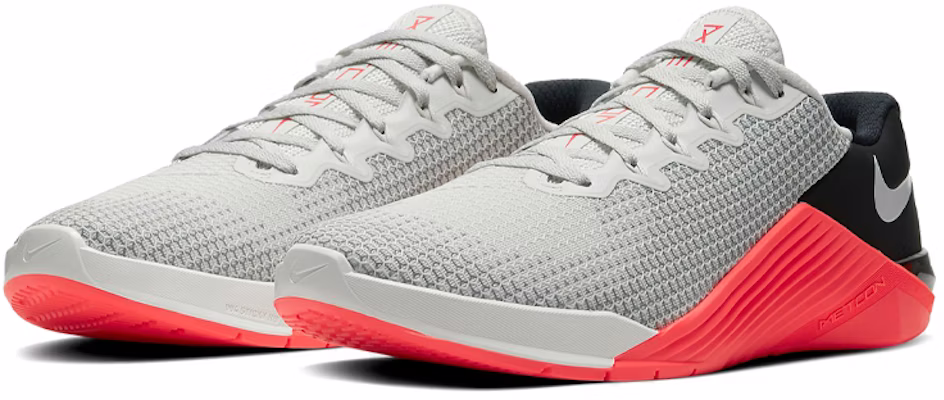 나이키 메트콘 5 '스푸르스 오라 레이저 크림슨' AQ1189-060 Lookbook 나이키 메트콘 5 '스푸르스 오라 레이저 크림슨' AQ1189-060