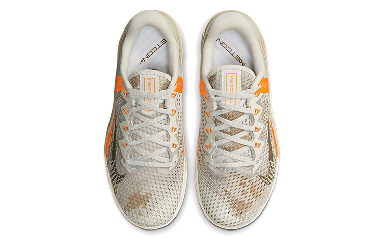 Shop 耐吉 Metcon 6 淡褐橙