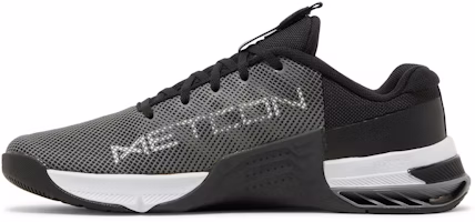 Nike Metcon 8 'Kelabu Asap Gelap' DO9328-001 Lookbook Nike Metcon 8 'Kelabu Asap Gelap' DO9328-001