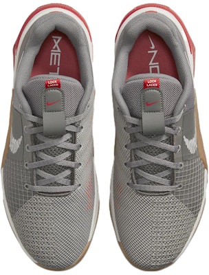 耐克 Metcon 8 '灰色红光' DO9328-005 Shop 耐克 Metcon 8 '灰色红光' DO9328-005