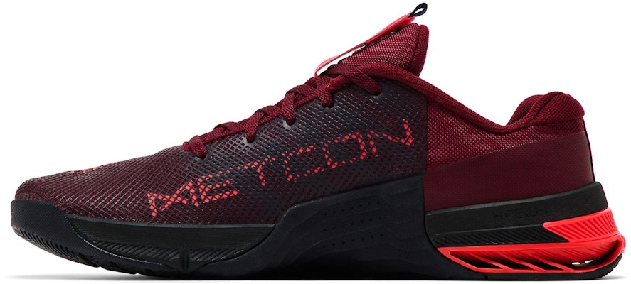 耐克 Metcon 8 '团队红红' DO9328-600 Lookbook 耐克 Metcon 8 '团队红红' DO9328-600