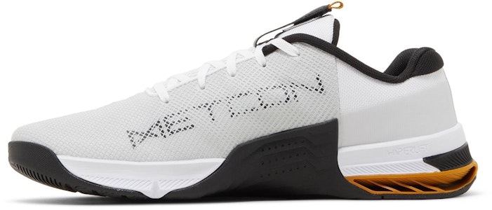 Nike Metcon 8 'Putih Emas Suede' DO9328-100 Lookbook Nike Metcon 8 'Putih Emas Suede' DO9328-100