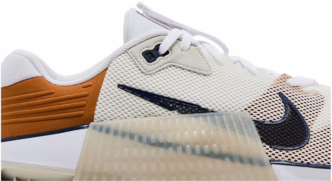 Nike Metcon 9 AMP ''Light Bone Midnight Navy'' Scarpe da Training DZ2616-100 Lookbook Nike Metcon 9 AMP ''Light Bone Midnight Navy'' Scarpe da Training DZ2616-100