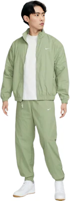 耐克极简徽标拉链口袋夹克 抹茶绿 DQ5201-386 Shop 耐克极简徽标拉链口袋夹克 抹茶绿 DQ5201-386
