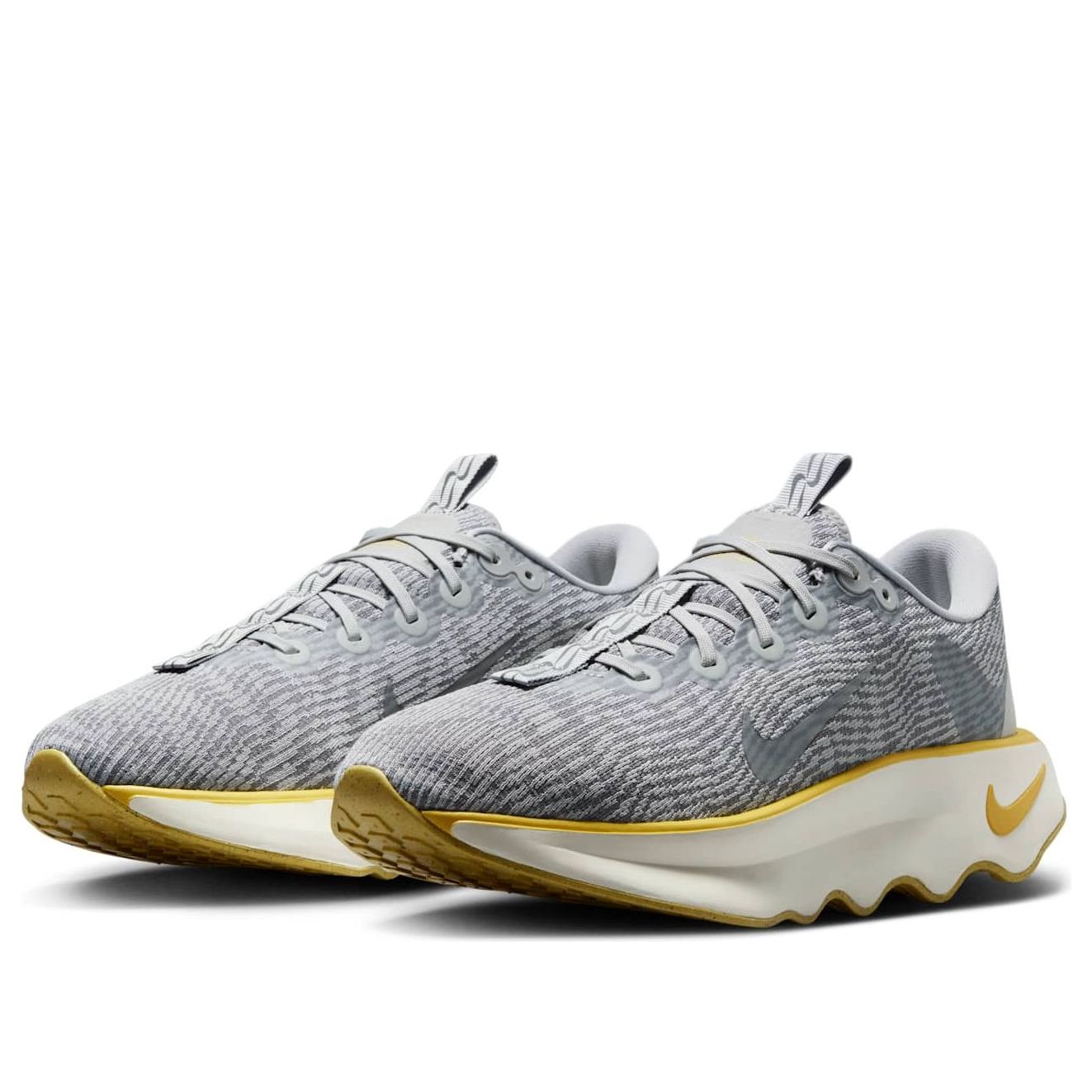 Lookbook Nike Motiva 'Gris Humo Claro Oro Saturno' DV1237-005