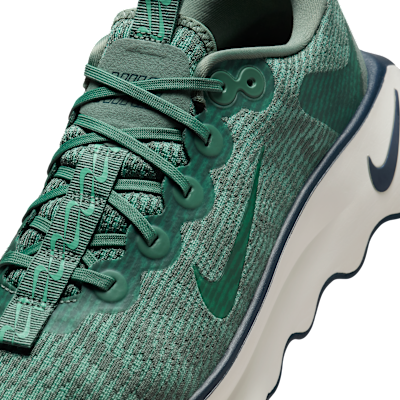 Sizing 耐克 Motiva 粘土绿色/深绿/海军蓝/粘土绿色 DV1237-301