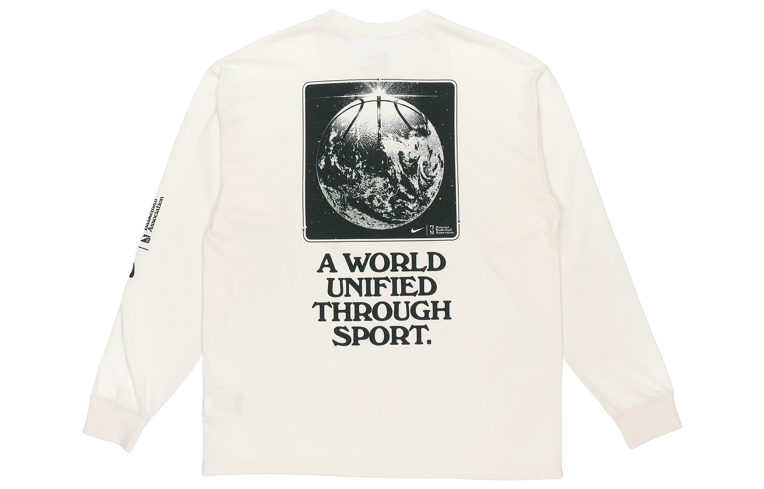 Lookbook Nike NBA Logo Print Crewneck Long-Sleeve Sweatshirt Off-White DC1943-910