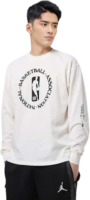 Nike NBA Logo Print Crewneck Long-Sleeve Sweatshirt Off-White DC1943-910 Shop Nike NBA Logo Print Crewneck Long-Sleeve Sweatshirt Off-White DC1943-910