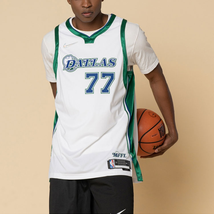 Details for 耐克NBA复古球衣 达拉斯独行侠 东契奇77号 白色篮球背心 DB3628-100