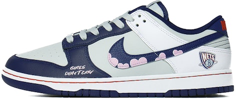 ナイキ NBA x ダンク Low "エターナルラブ" (グレー/白/青) DD3363-001(Team10-girls) Buy ナイキ NBA x ダンク Low "エターナルラブ" (グレー/白/青) DD3363-001(Team10-girls)