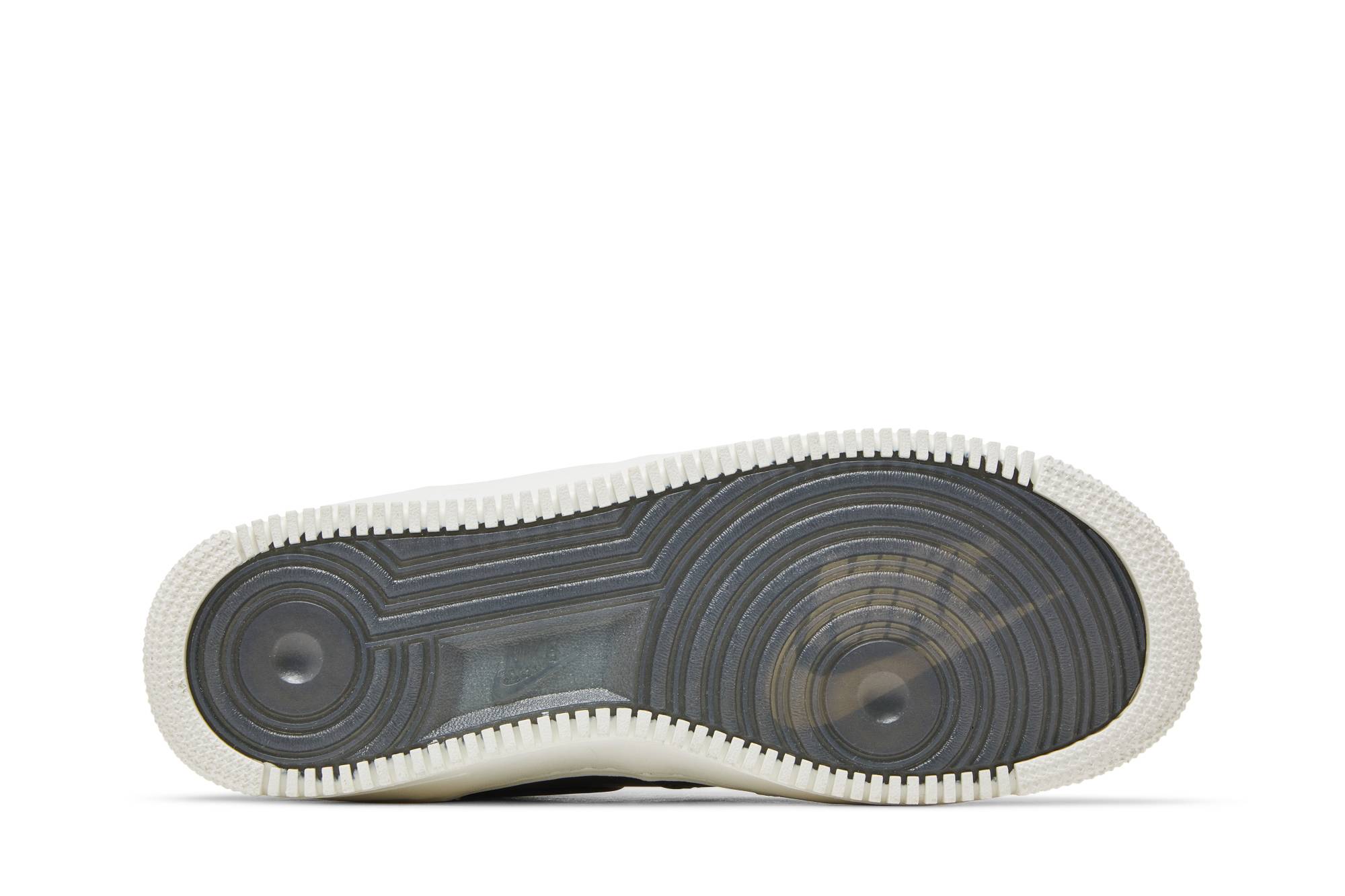 Shop 耐克NikeLab空军1号中帮“黑色” 905619-001