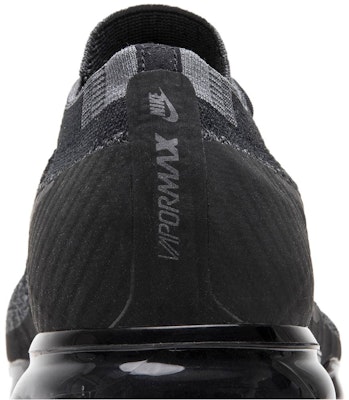Nike NikeLab Air VaporMax 'Triple Black' Sepatu Sneaker Hitam Triple 899473-003 Sizing Nike NikeLab Air VaporMax 'Triple Black' Sepatu Sneaker Hitam Triple 899473-003