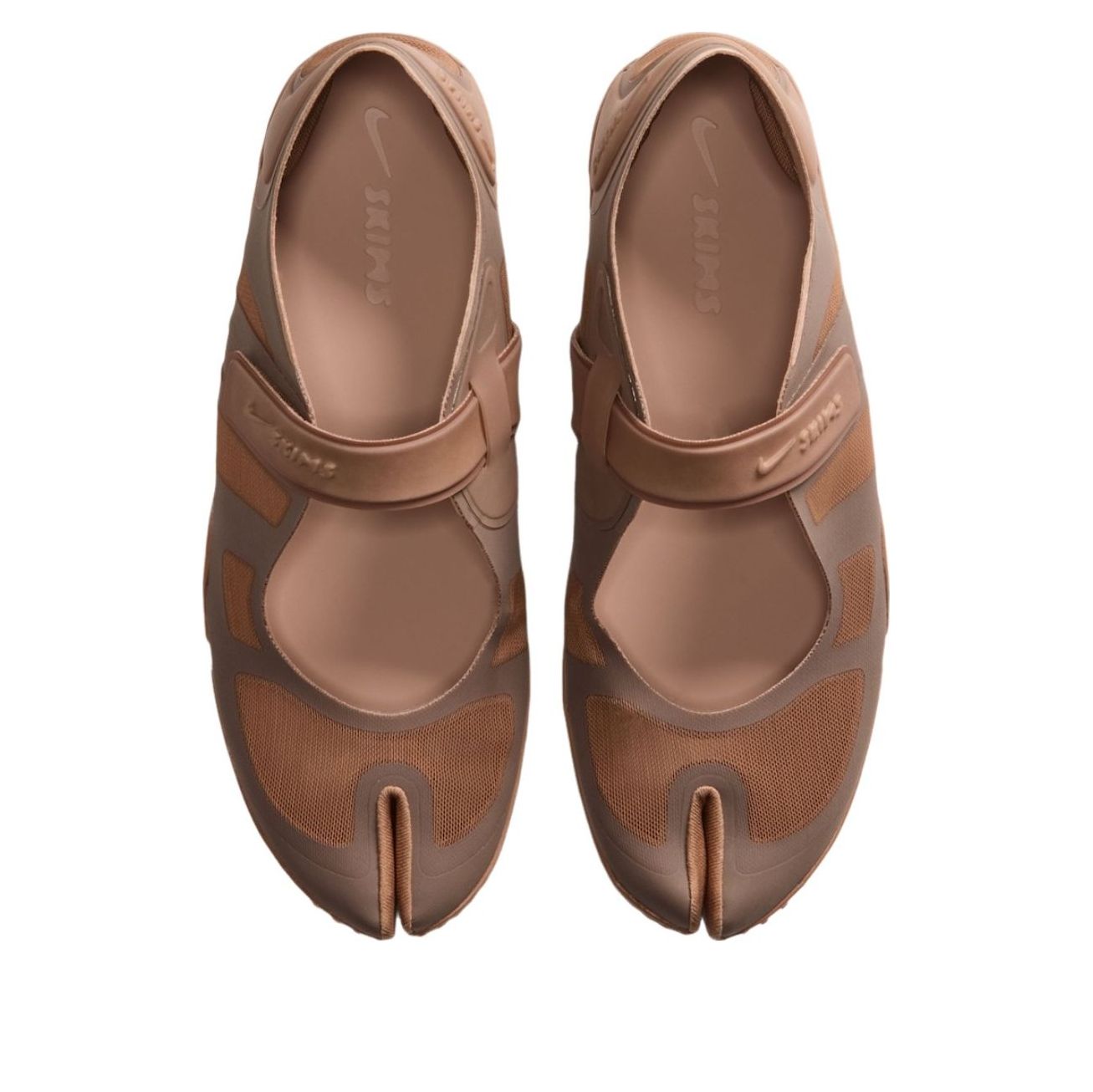 Shop Nike SKIMS Air Rift ''Archaeo Brown'' 耐克分趾鞋 咖啡色 IO7694-201