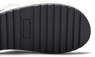 ナイキ オフライン 2.0 スリップオン "ライトボーンボルト" CZ0332-002 Purchase ナイキ オフライン 2.0 スリップオン "ライトボーンボルト" CZ0332-002