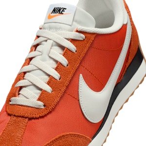 Nike Pacific Naranja Campfire/Negro/Marrón Claro/Goma/Phantom HQ2052-800 Sizing Nike Pacific Naranja Campfire/Negro/Marrón Claro/Goma/Phantom HQ2052-800