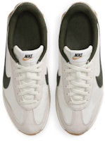 Nike Pacific Light 飛行夾克/黑色/軍綠色/特價 HQ2052-002 Shop Nike Pacific Light 飛行夾克/黑色/軍綠色/特價 HQ2052-002