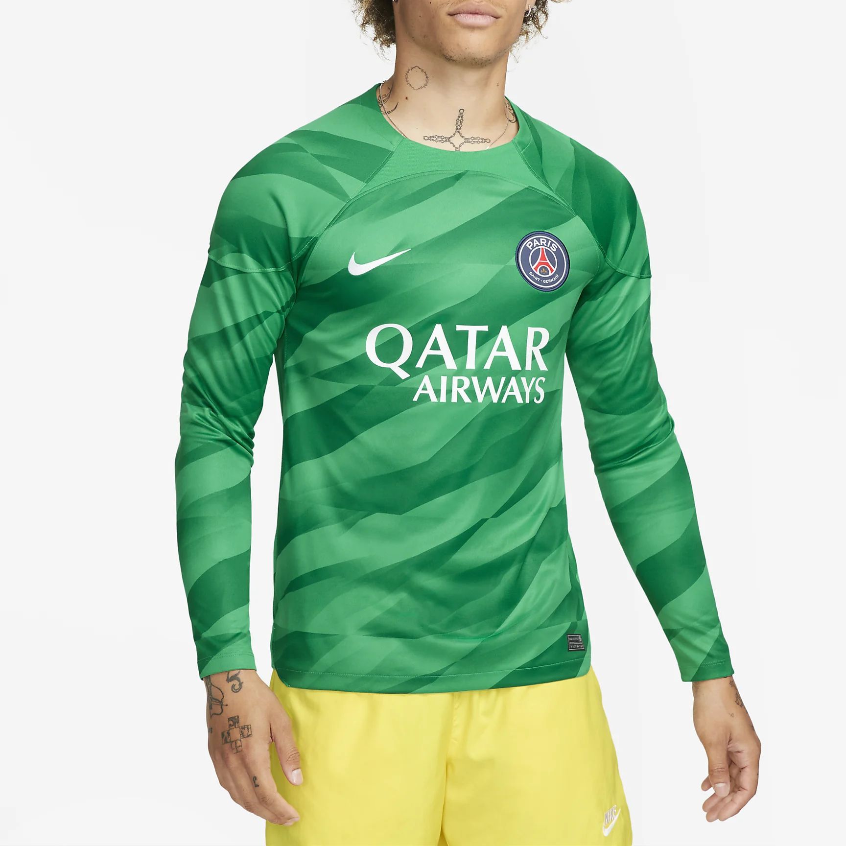Lookbook Nike Paris Saint-Germain 2023/24 Jersey Kiper Stadion Hijau Malachite Pria DX2637-325
