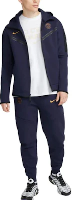 Nike Paris Saint-Germain Jaket Hoodie Logo Bordir Biru DV4827-498 Shop Nike Paris Saint-Germain Jaket Hoodie Logo Bordir Biru DV4827-498