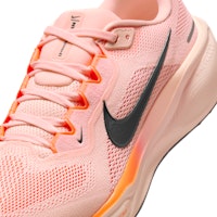 ナイキ ペガサス 41 スニーカー クリムゾンティント/ウォッシュドコーラル/トータルオレンジ/グリディロン FD2722-801 Sizing ナイキ ペガサス 41 スニーカー クリムゾンティント/ウォッシュドコーラル/トータルオレンジ/グリディロン FD2722-801