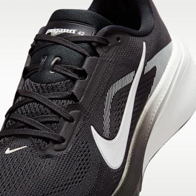 Sizing Nike Pegasus 42 Negro/Polvo de Fotón/Blanco IB1873-001