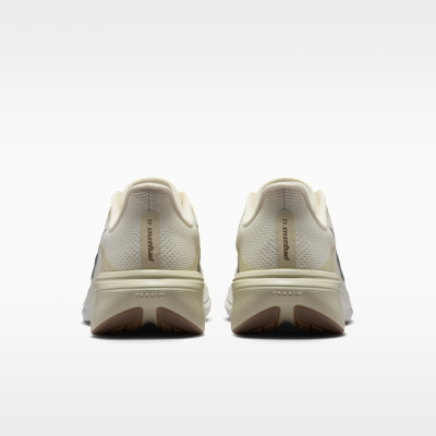 Details for Nike Pegasus 42 Lait de Coco/Khaki Clair/Marron Clair/Argent Métallique IM8332-100