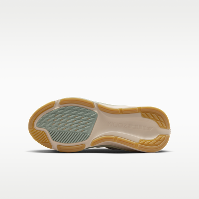 Order (JR) Nike Pegasus 42 Spruce Aura/Pale Ivory/Coklat Gum/Jade Horizon IH2306-001