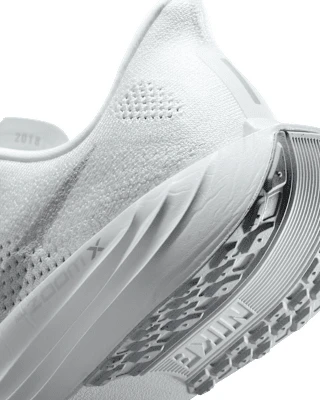 Nike Pegasus Plus zapatillas deportivas FQ7262-102 1
