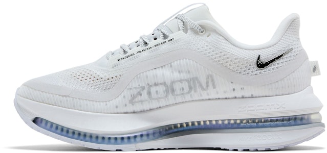 Nike Pegasus Premium 'Putih Perak Metalik' HQ2592-102 Lookbook Nike Pegasus Premium 'Putih Perak Metalik' HQ2592-102