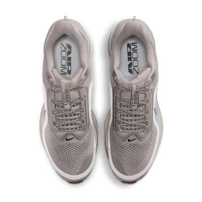 Shop ナイキ ペガサス プレミアム カレッジグレー/ダークスモークグレー/ガムブラウン/ダークグレー HQ2592-010