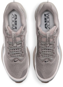 Nike Pegasus Premium 大學灰/深煙灰色/中棕膠底/深灰 HQ2592-010 Shop Nike Pegasus Premium 大學灰/深煙灰色/中棕膠底/深灰 HQ2592-010